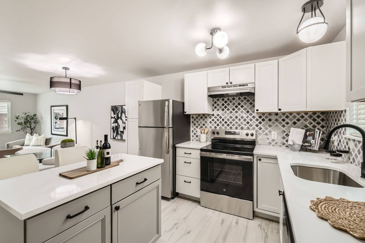 Townhouse for rent at 6707 196th St SW, Lynnwood, WA 98036