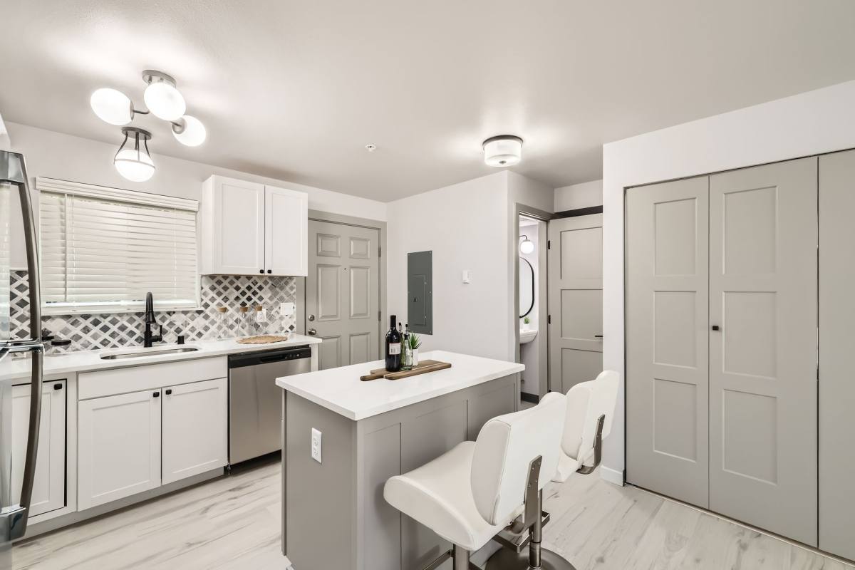 Townhouse for rent at 6707 196th St SW, Lynnwood, WA 98036