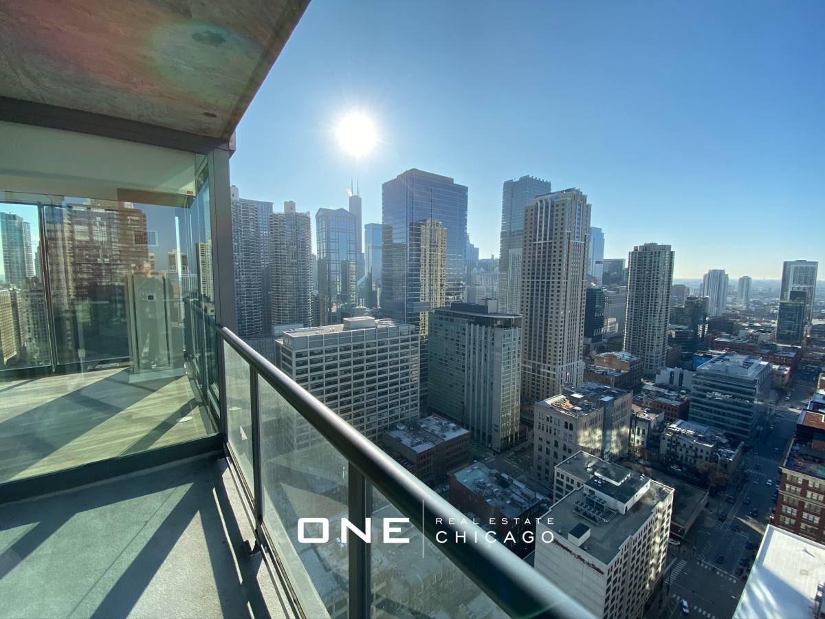 Apartment for rent at 501 N State St #4, Chicago, IL 60654