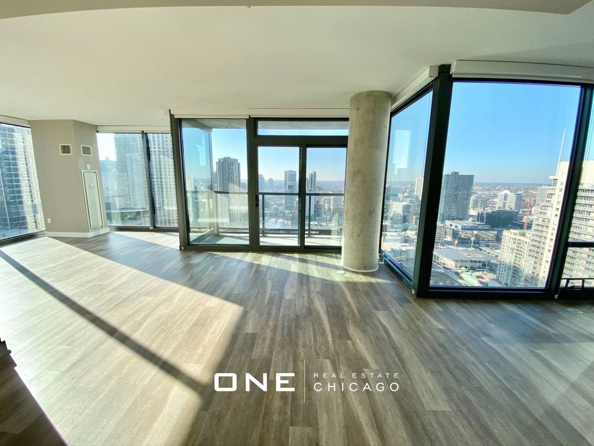 Apartment for rent at 501 N State St #4, Chicago, IL 60654