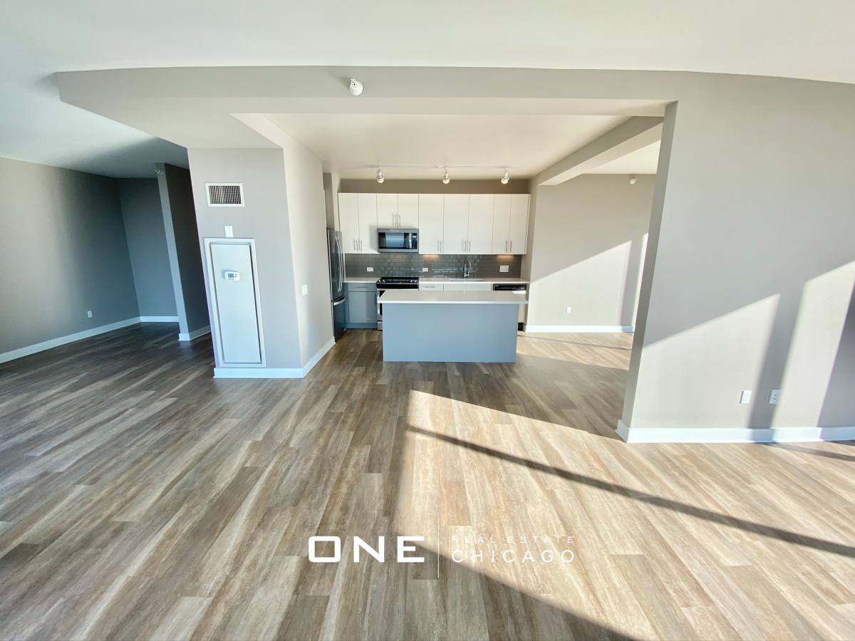 Apartment for rent at 501 N State St #4, Chicago, IL 60654