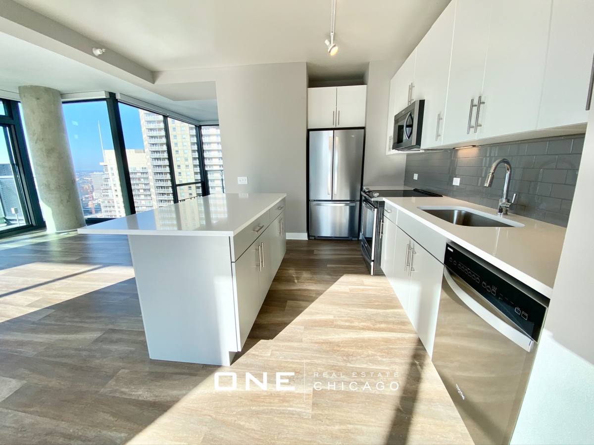 Apartment for rent at 501 N State St #4, Chicago, IL 60654