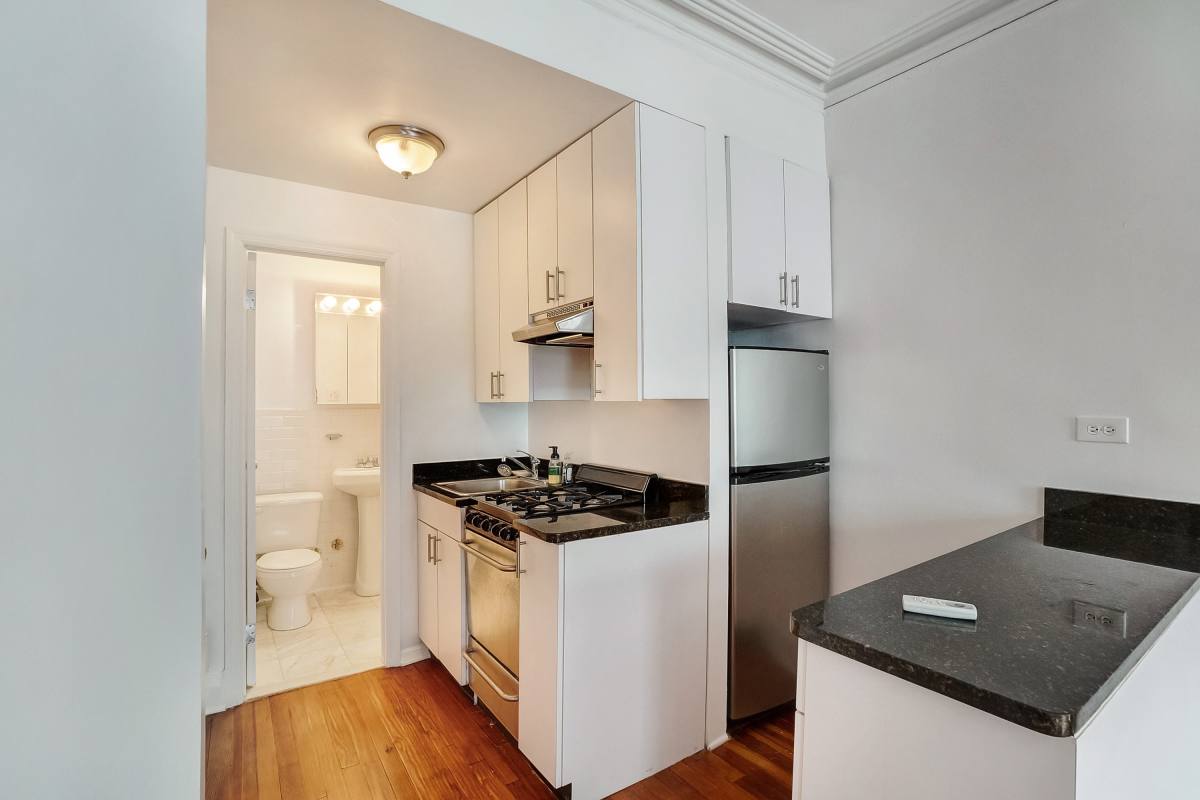 Apartment for rent at 37 E 65th St #3A, New York, NY 10065