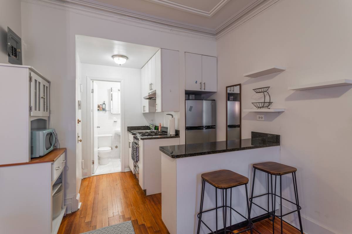 Apartment for rent at 37 E 65th St #3A, New York, NY 10065