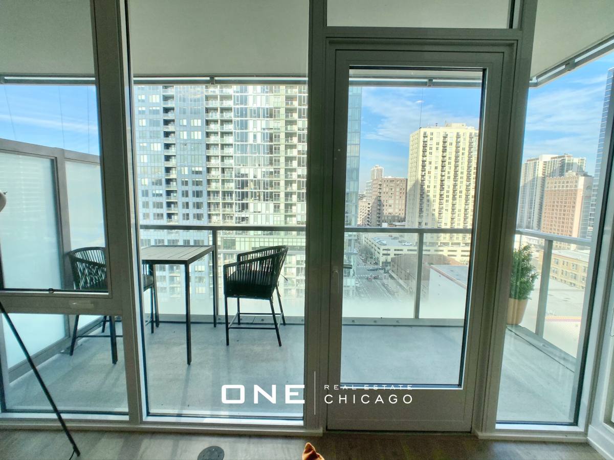 Apartment for rent at 204 W Hill, Chicago, IL 60610