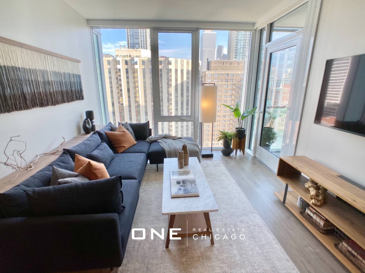 Apartment for rent at 204 W Hill #4, Chicago, IL 60610