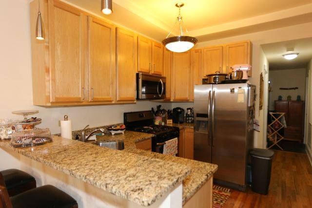 Apartment for rent at 1935 Wood #4, Chicago, IL 60622