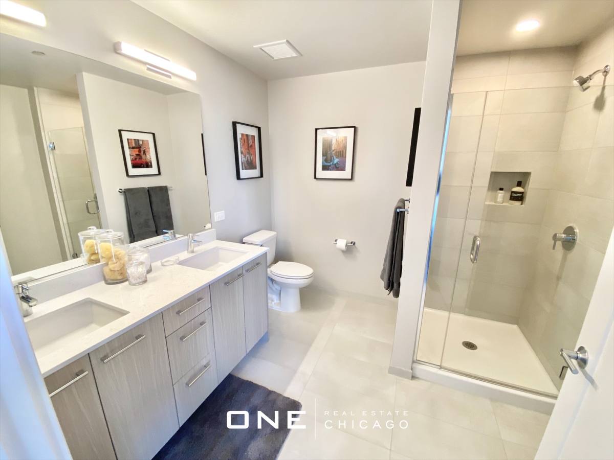 Apartment for rent at 209 S Peoria, Chicago, IL 60607