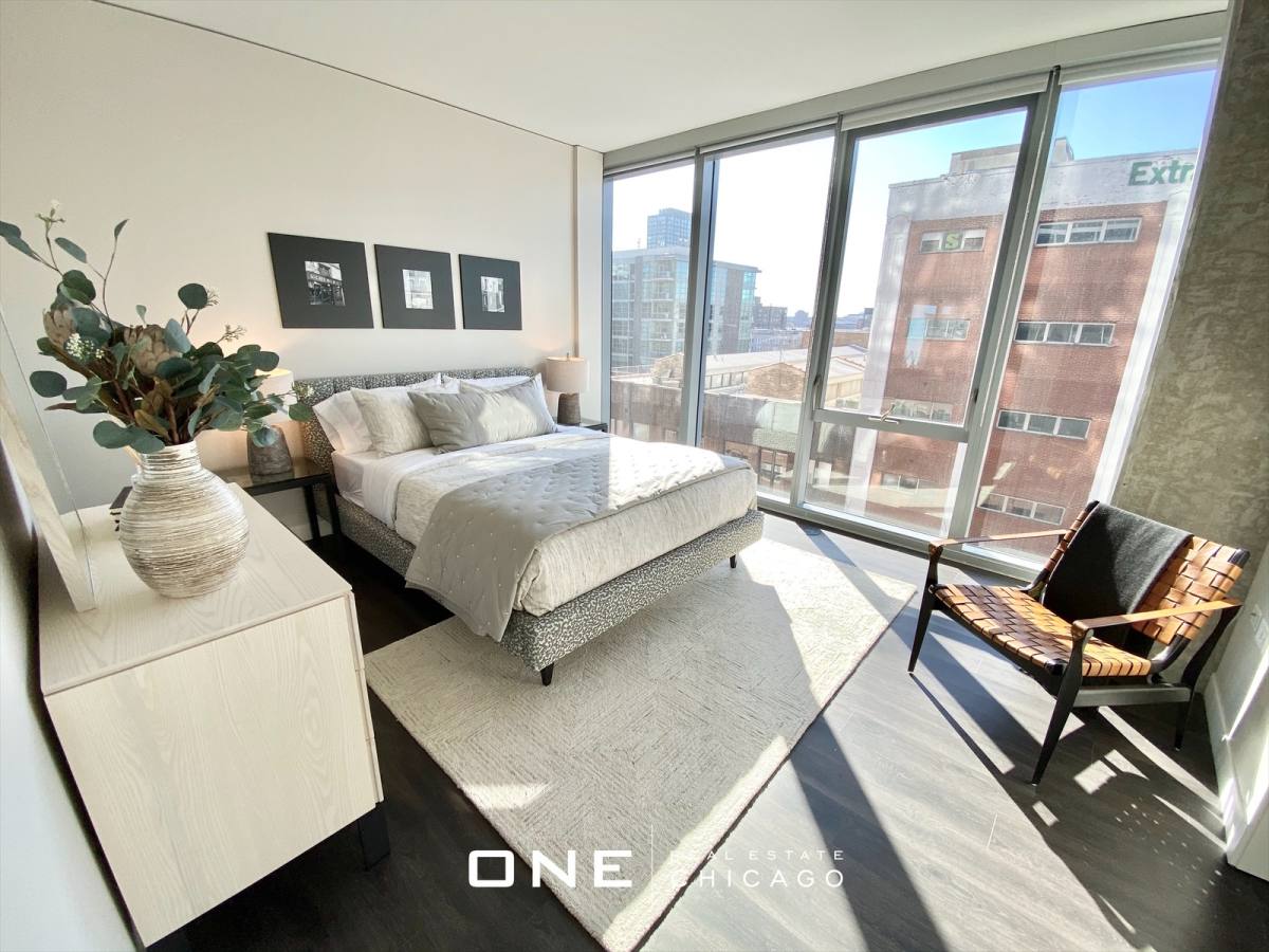 Apartment for rent at 209 S Peoria, Chicago, IL 60607