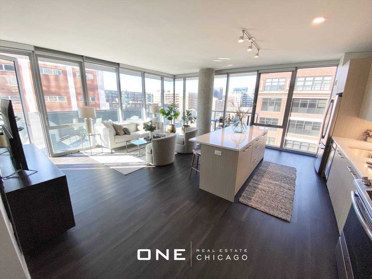 Apartment for rent at 209 S Peoria, Chicago, IL 60607