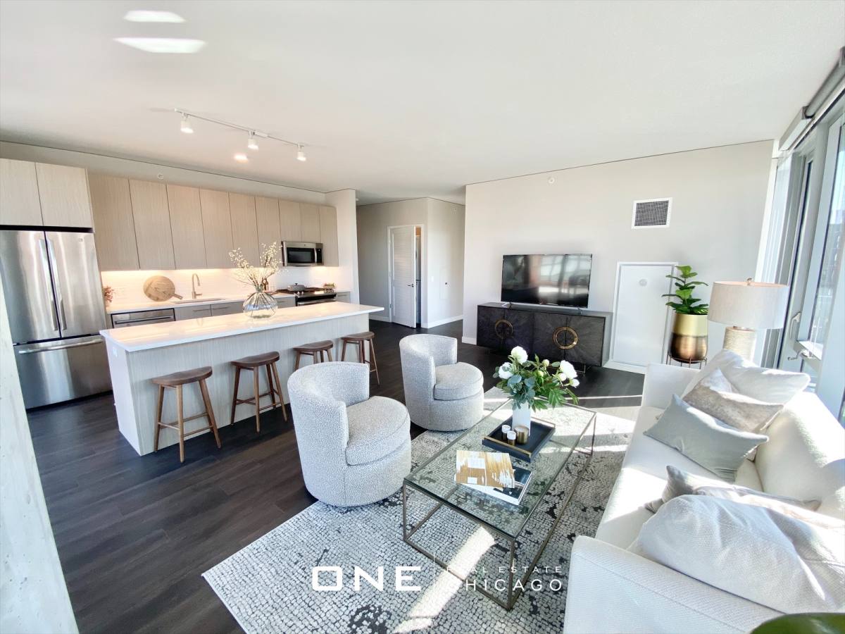 Apartment for rent at 209 S Peoria, Chicago, IL 60607