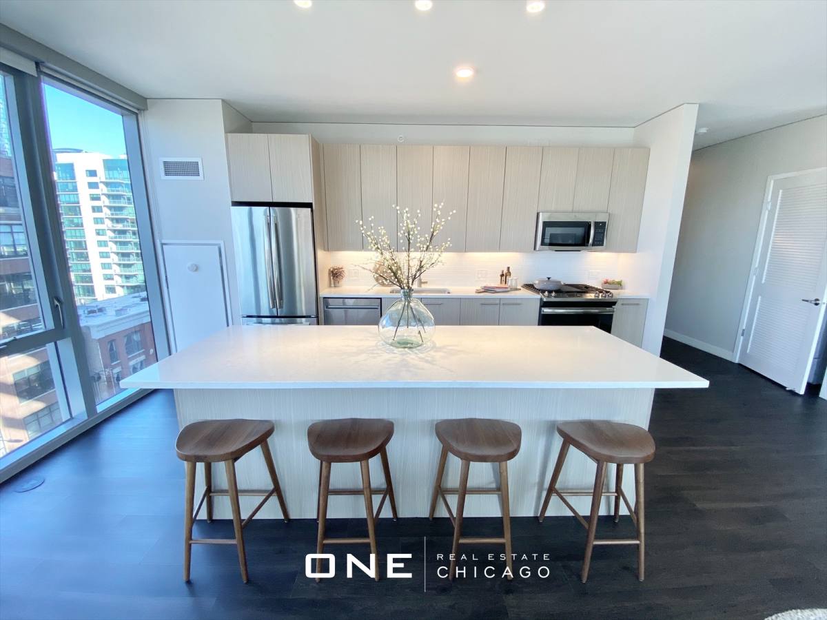 Apartment for rent at 209 S Peoria, Chicago, IL 60607