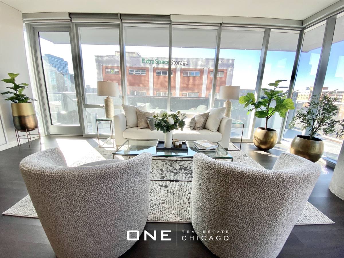 Apartment for rent at 209 S Peoria, Chicago, IL 60607
