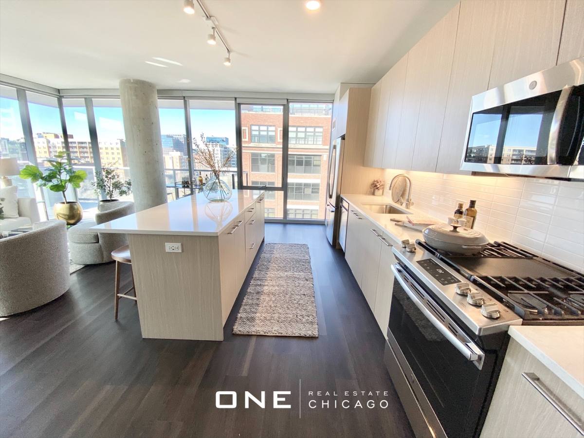 Apartment for rent at 209 S Peoria, Chicago, IL 60607