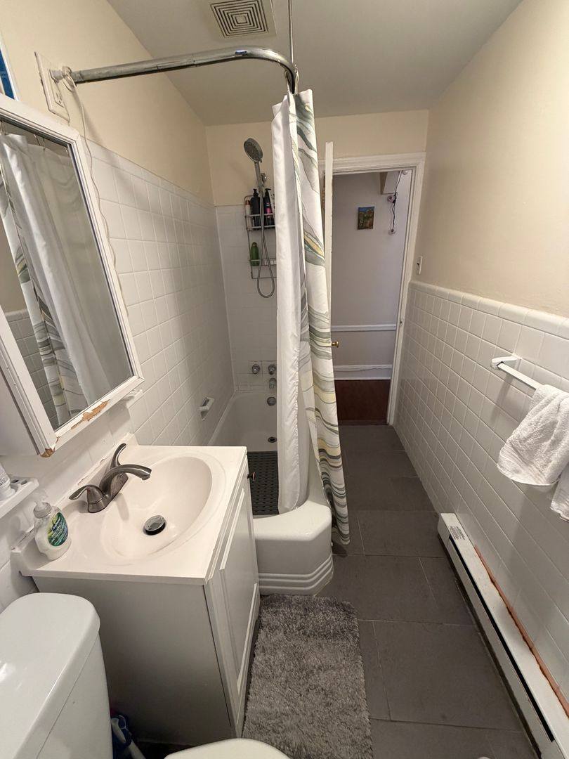 Apartment for rent at 325 Pine St, Philadelphia, PA 19106