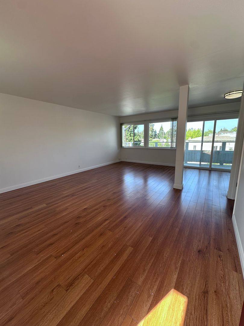 Apartment for rent at 251 N El Camino Real, San Mateo, CA 94401