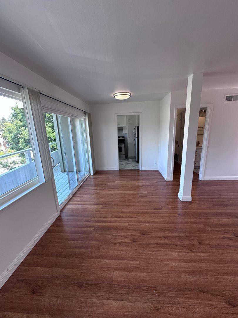 Apartment for rent at 251 N El Camino Real, San Mateo, CA 94401