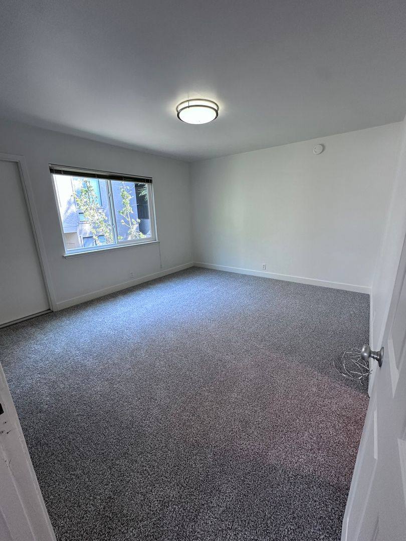 Apartment for rent at 251 N El Camino Real, San Mateo, CA 94401