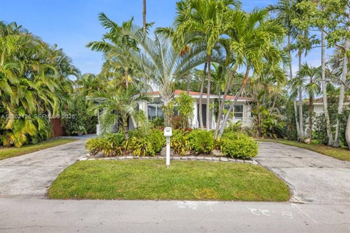 House for rent at 1031 NE Little River Dr, Miami, FL 33138