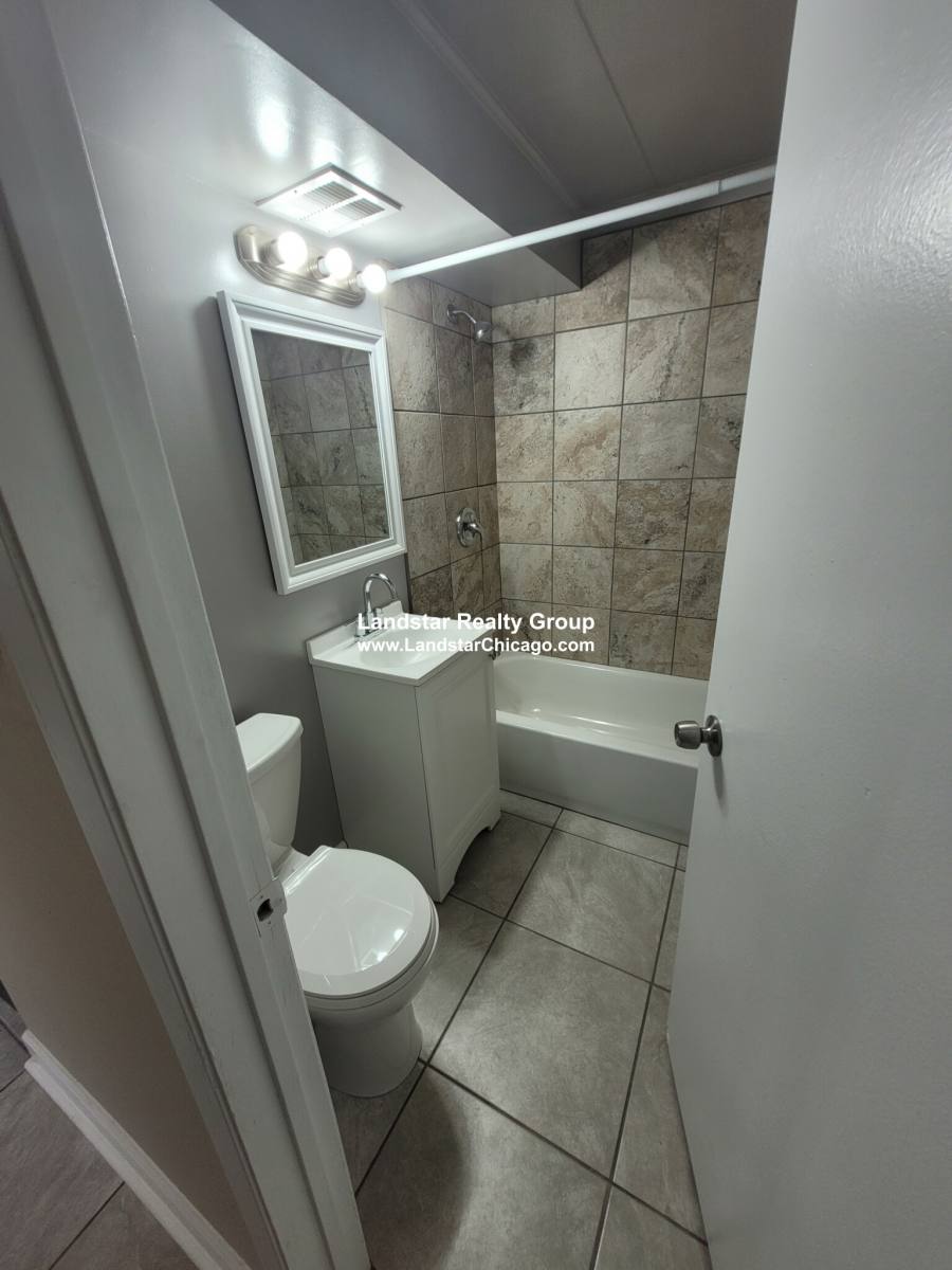 Apartment for rent at 9612 Ivanhoe Ave #2, Schiller Park, IL 60176