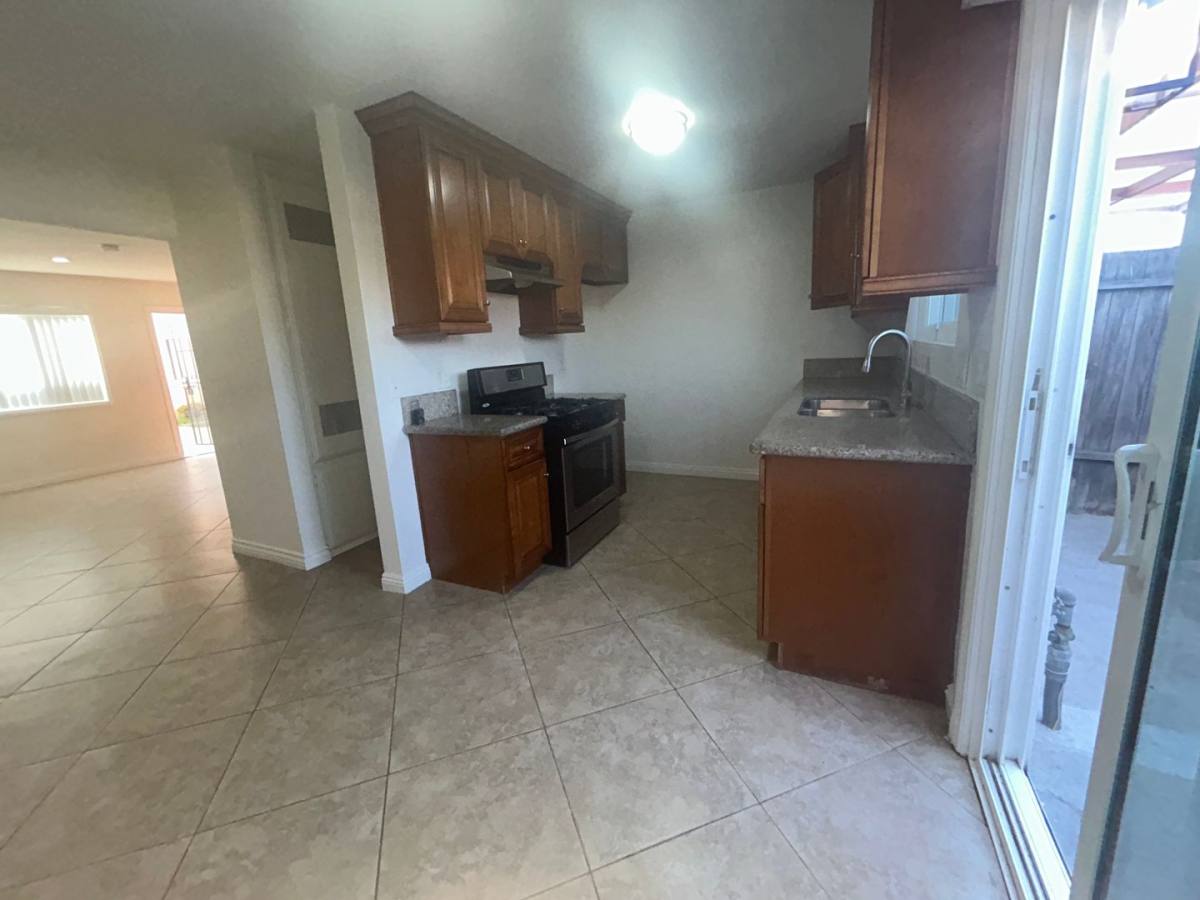 Apartment for rent at 7822 Newman Ave, Huntington Beach, CA 92647
