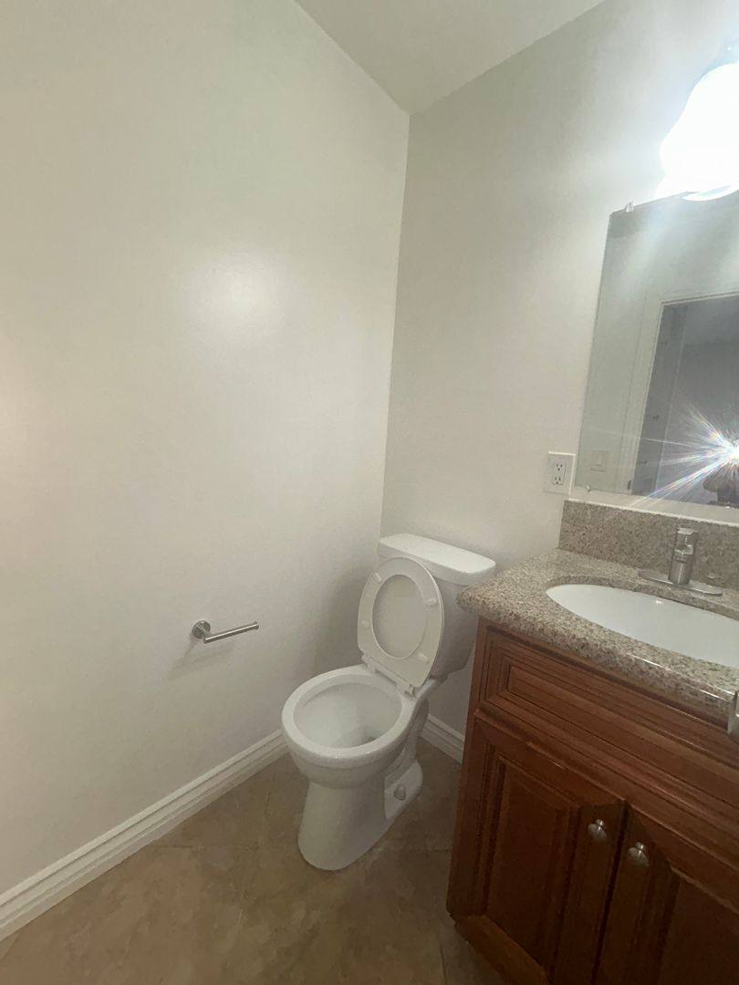 Apartment for rent at 7822 Newman Ave, Huntington Beach, CA 92647