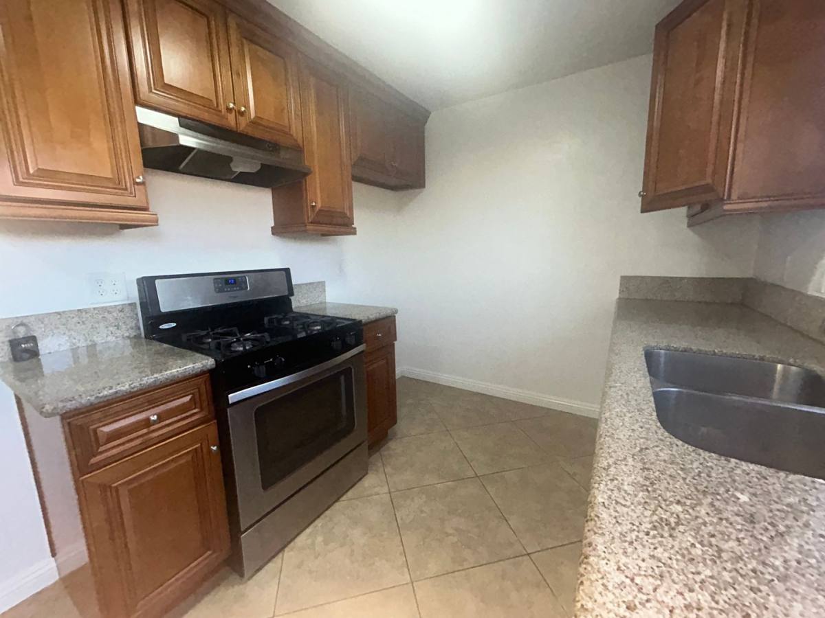 Apartment for rent at 7822 Newman Ave, Huntington Beach, CA 92647