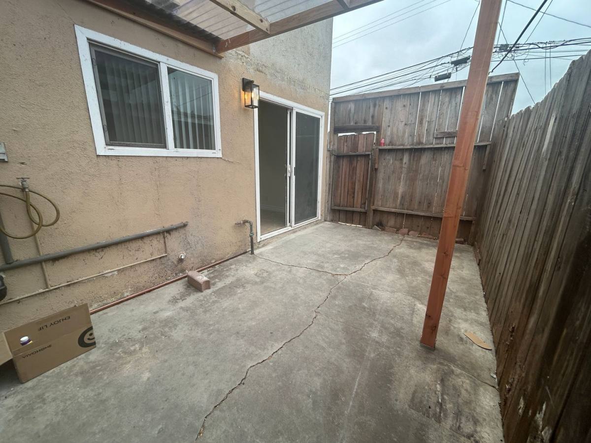 Apartment for rent at 7822 Newman Ave, Huntington Beach, CA 92647