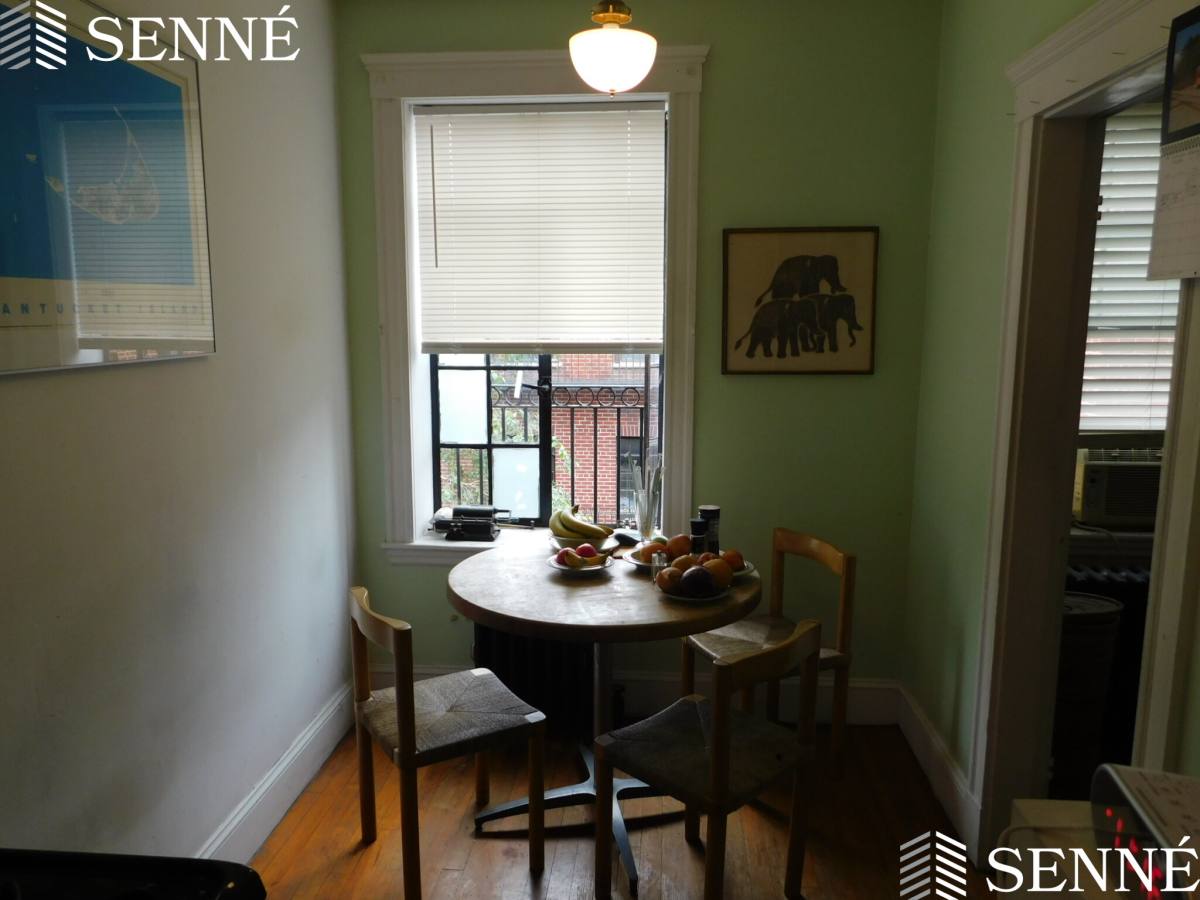 Apartment for rent at 36 Linnaean St #15, Cambridge, MA 02138