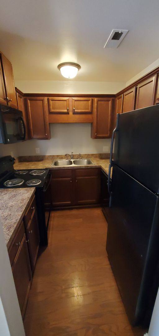 Townhouse for rent at 1445 Brookwood Dr, Winston Salem, NC 27106