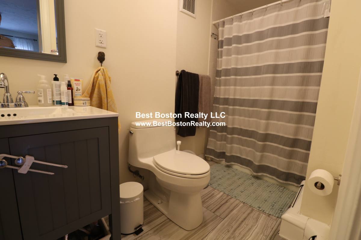 Apartment for rent at 70 Summer St #3R, Somerville, MA 02143