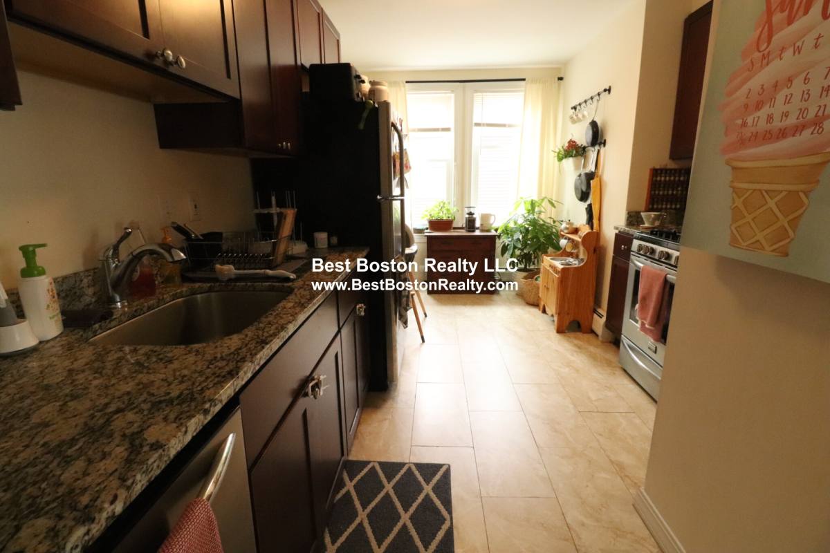 Apartment for rent at 70 Summer St #3R, Somerville, MA 02143