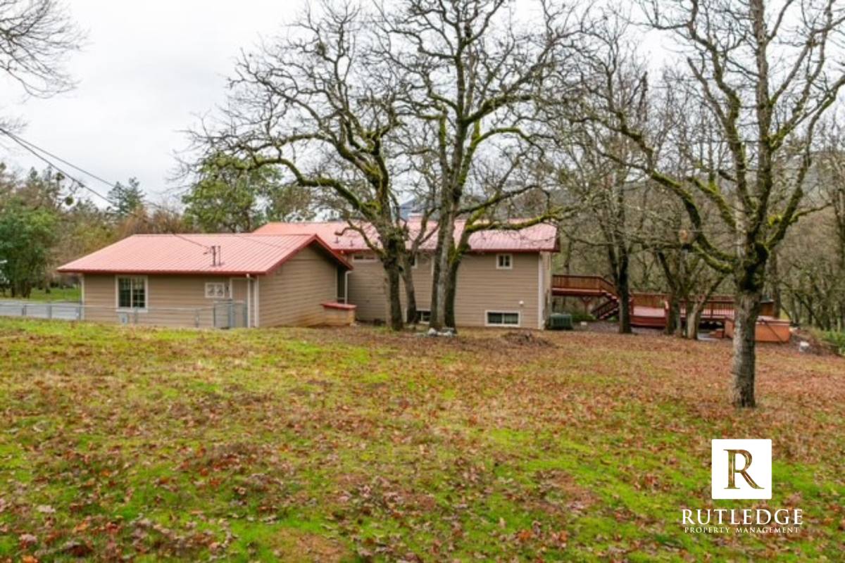 House for rent at 6565 Whispering Pines Lane, Jacksonville, OR 97530