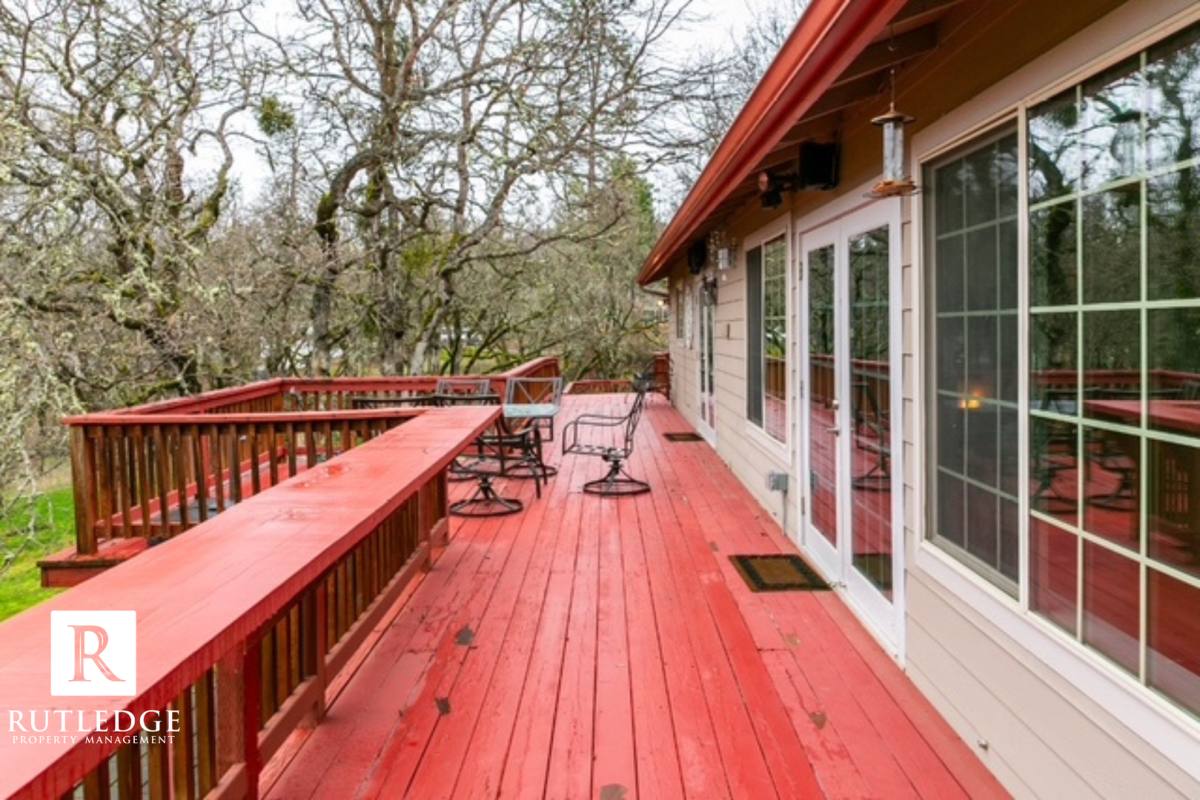 House for rent at 6565 Whispering Pines Lane, Jacksonville, OR 97530