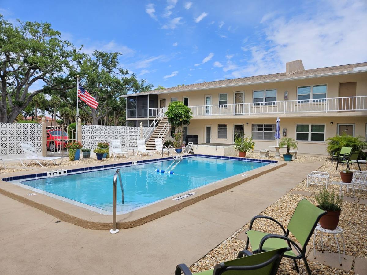 Condo for rent at 509 Venice Ave W, Venice, FL 34285