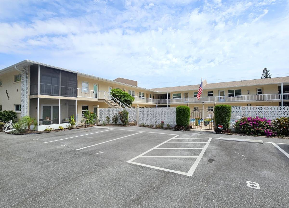 Condo for rent at 509 Venice Ave W, Venice, FL 34285