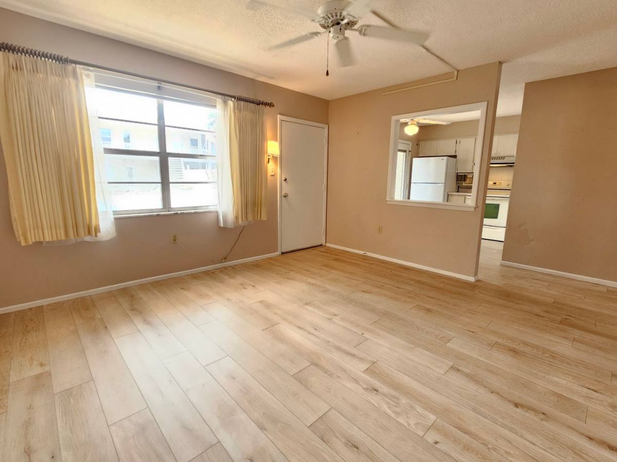 Condo for rent at 509 Venice Ave W, Venice, FL 34285