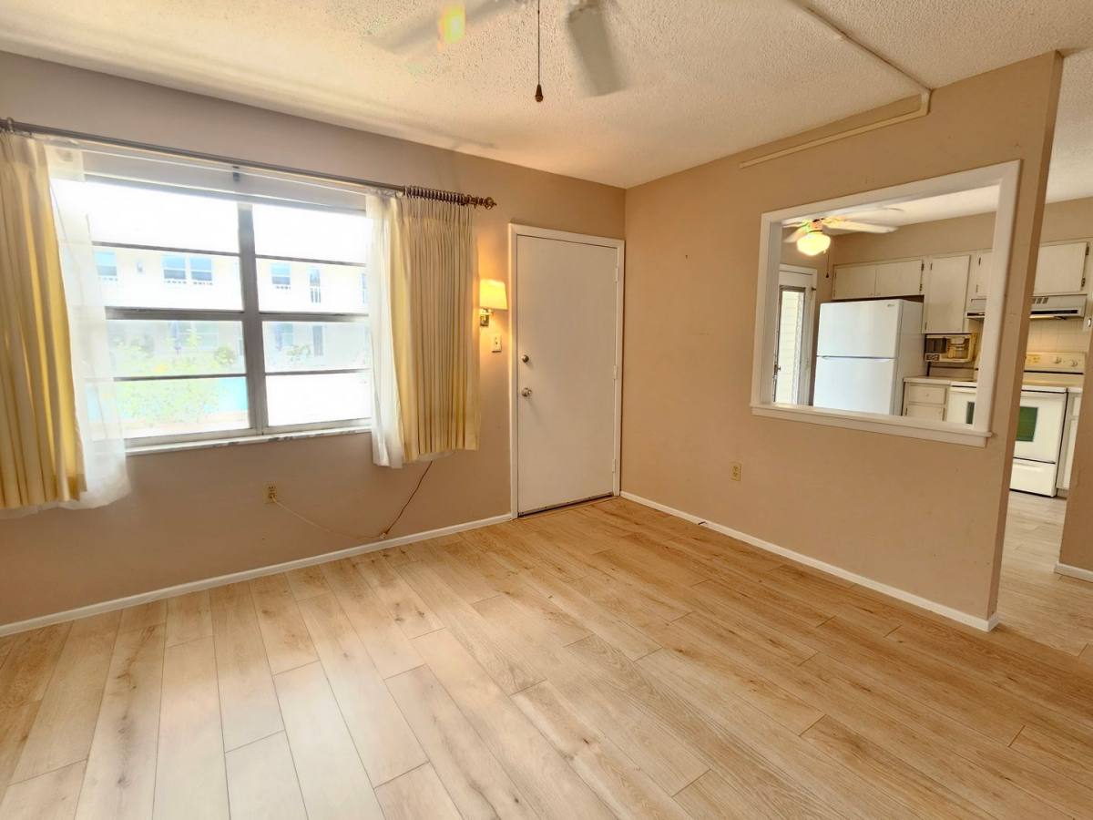 Condo for rent at 509 Venice Ave W, Venice, FL 34285