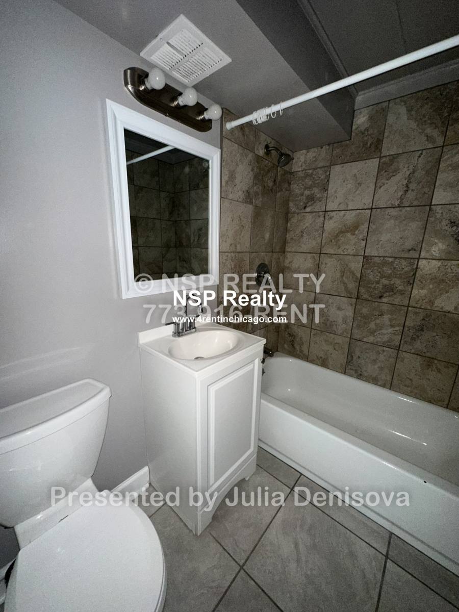 Apartment for rent at 9612 Ivanhoe #4, Schiller Park, IL 60176