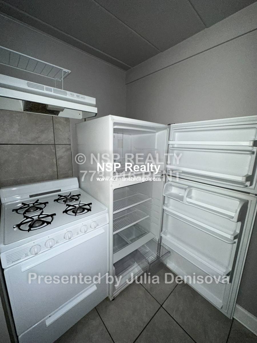 Apartment for rent at 9612 Ivanhoe #4, Schiller Park, IL 60176
