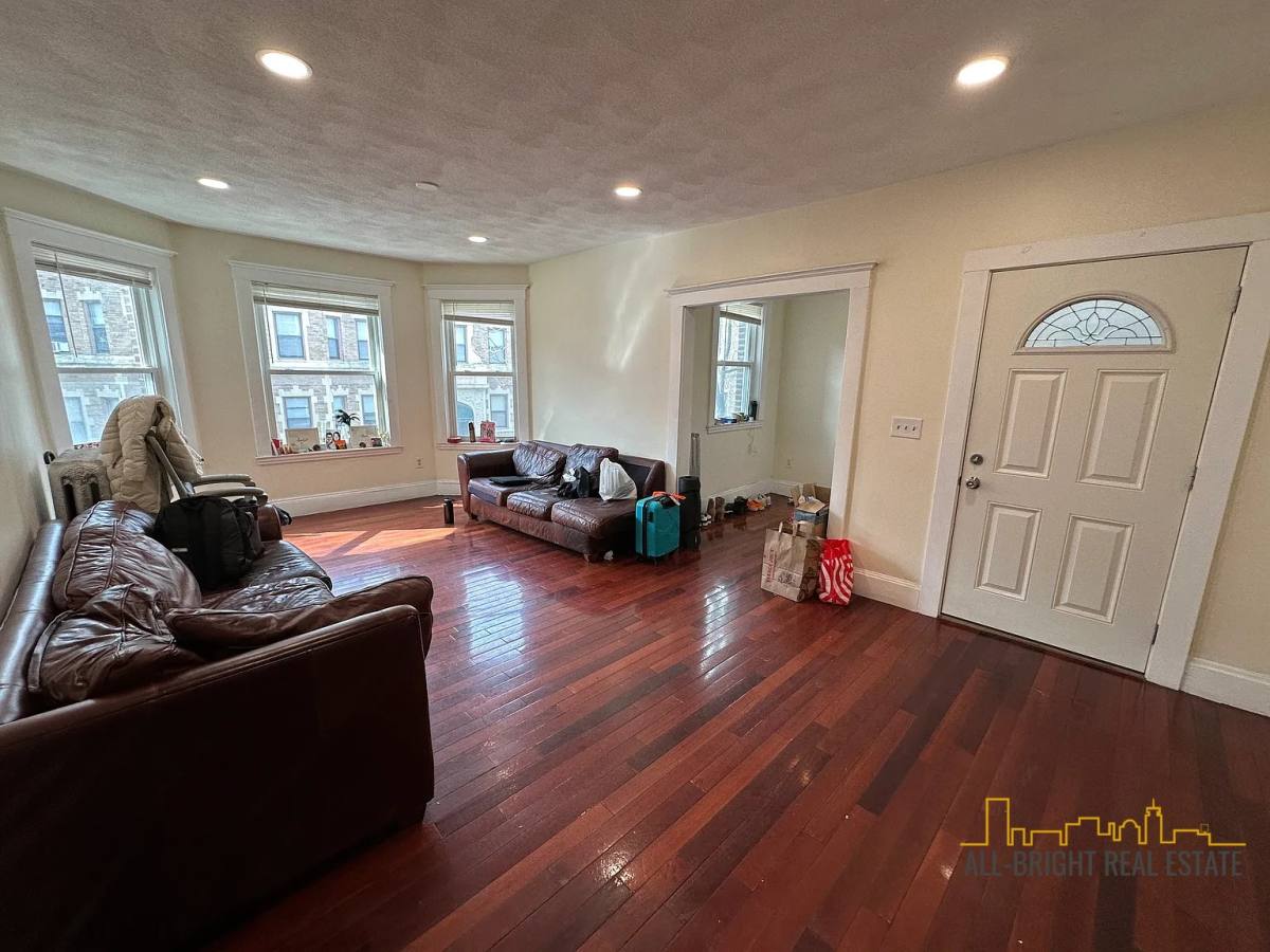 Apartment for rent at 194 Kelton #2, Allston, MA 02134