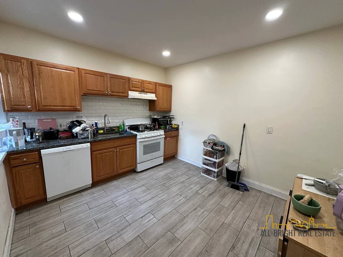 Apartment for rent at 194 Kelton #2, Allston, MA 02134