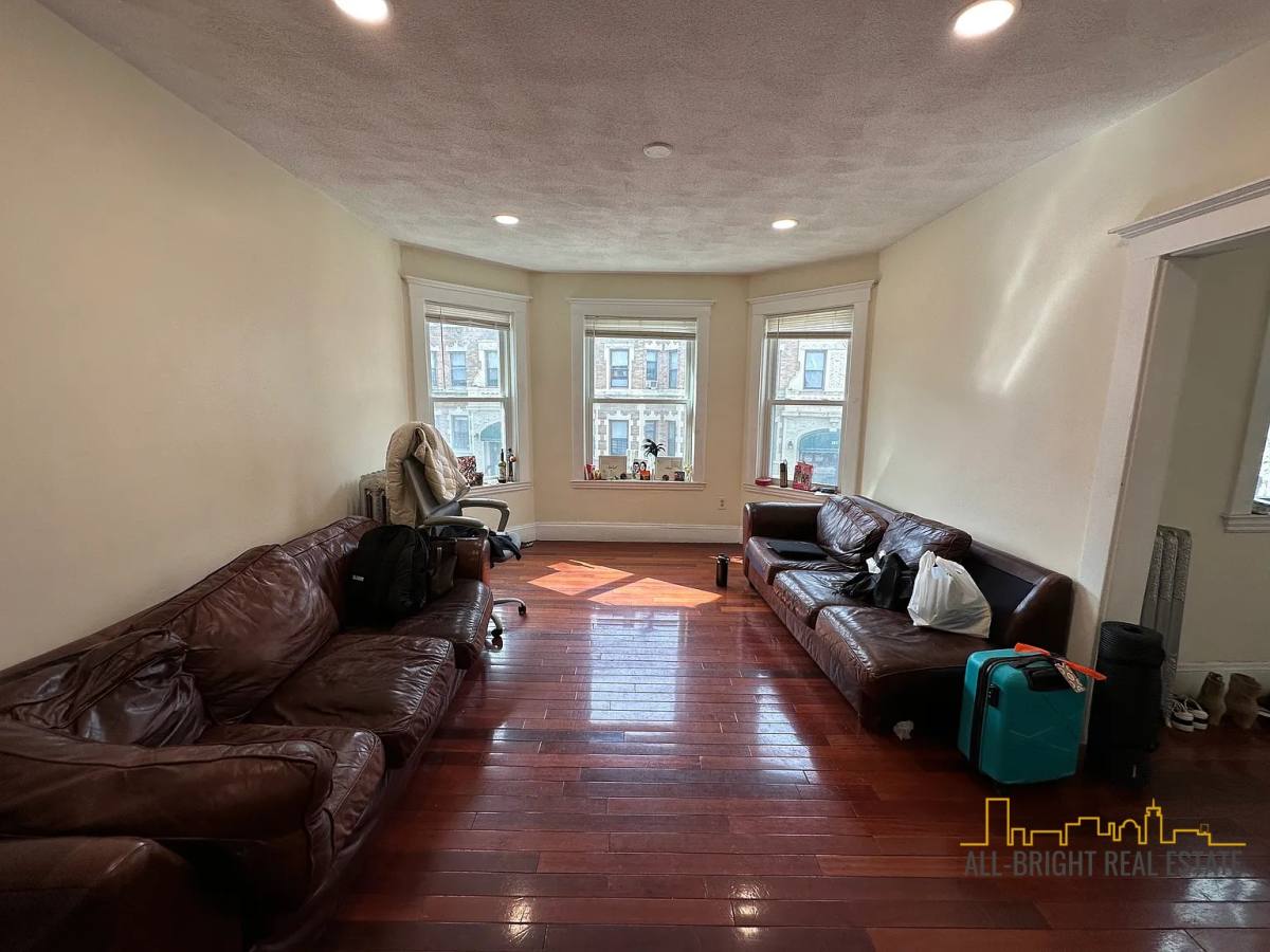 Apartment for rent at 194 Kelton #2, Allston, MA 02134