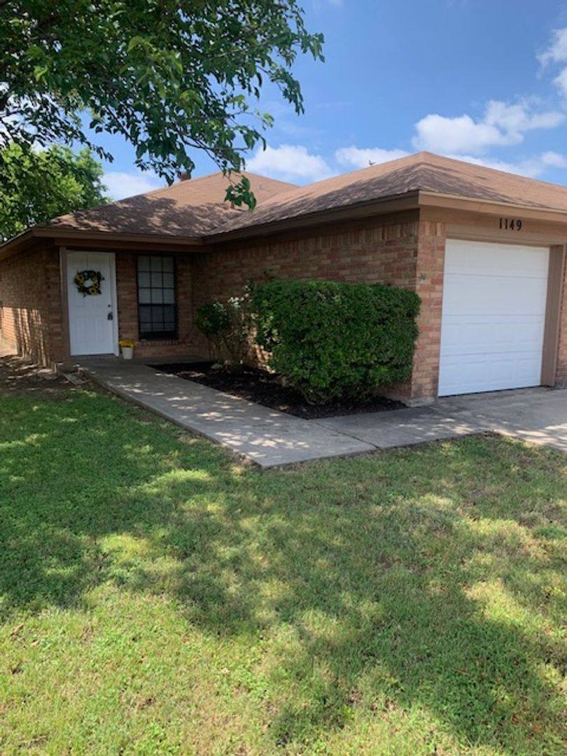 Townhouse for rent at 1149 Landsdale Lane, Fort Worth, TX 76179