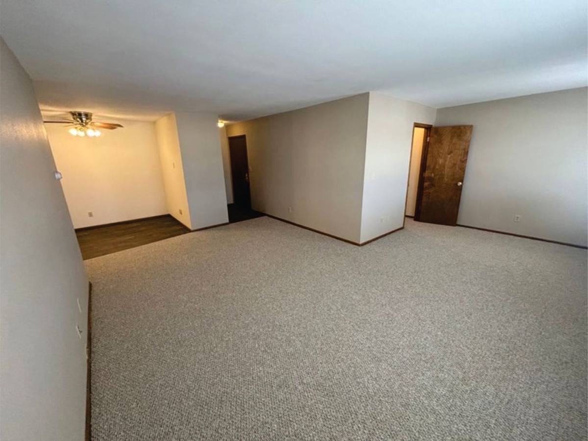 Apartment for rent at 1033 - 1095 Lowell Dr, Oconomowoc, WI 53066