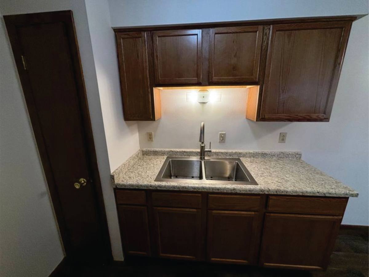 Apartment for rent at 1033 - 1095 Lowell Dr, Oconomowoc, WI 53066