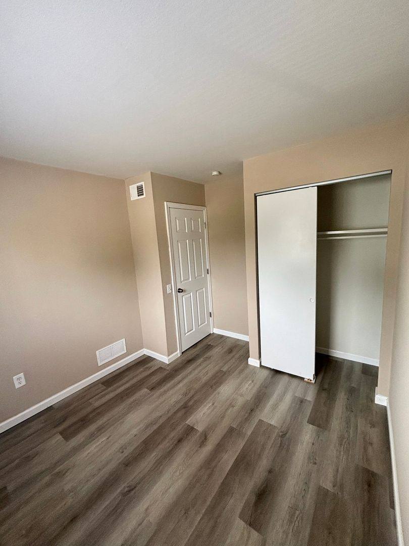 Townhouse for rent at 100 Arlington Way #A-105, Warrenton, MO 63383