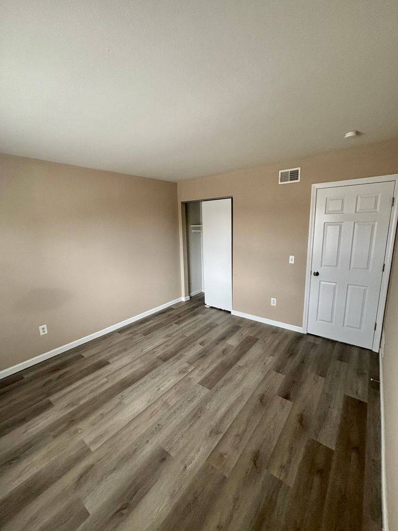 Townhouse for rent at 100 Arlington Way #A-105, Warrenton, MO 63383
