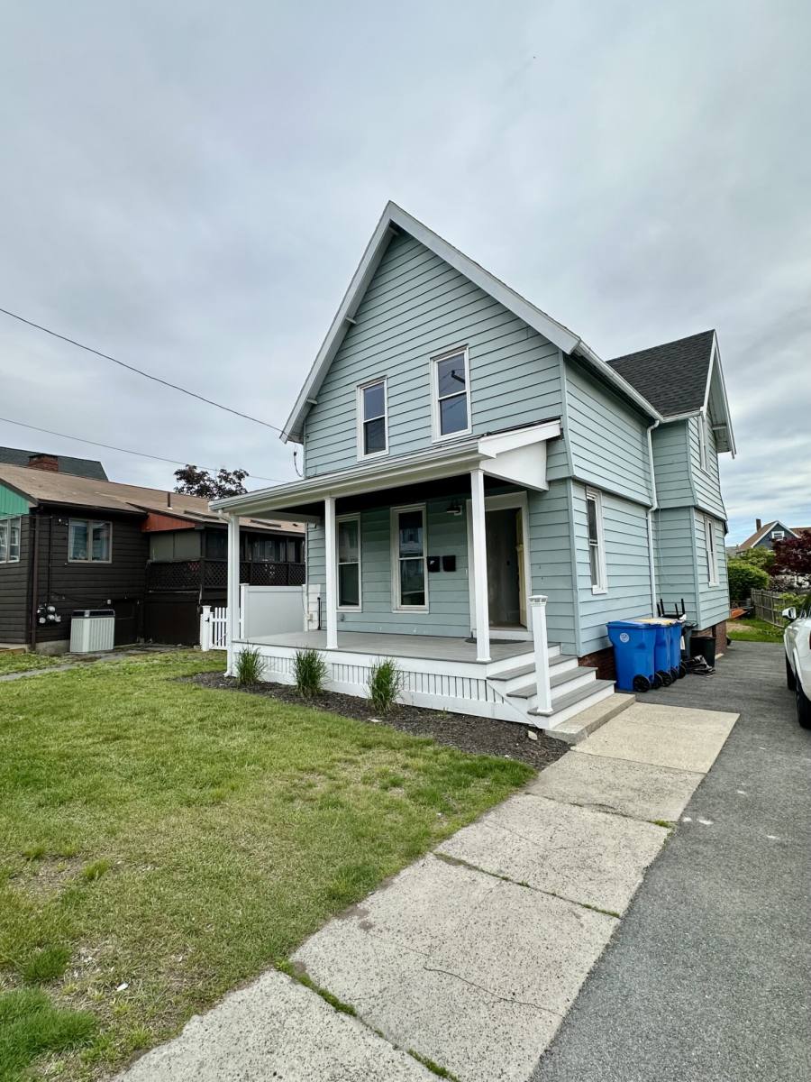 Apartment for rent at 304 Main St #2, Winthrop, MA 02152