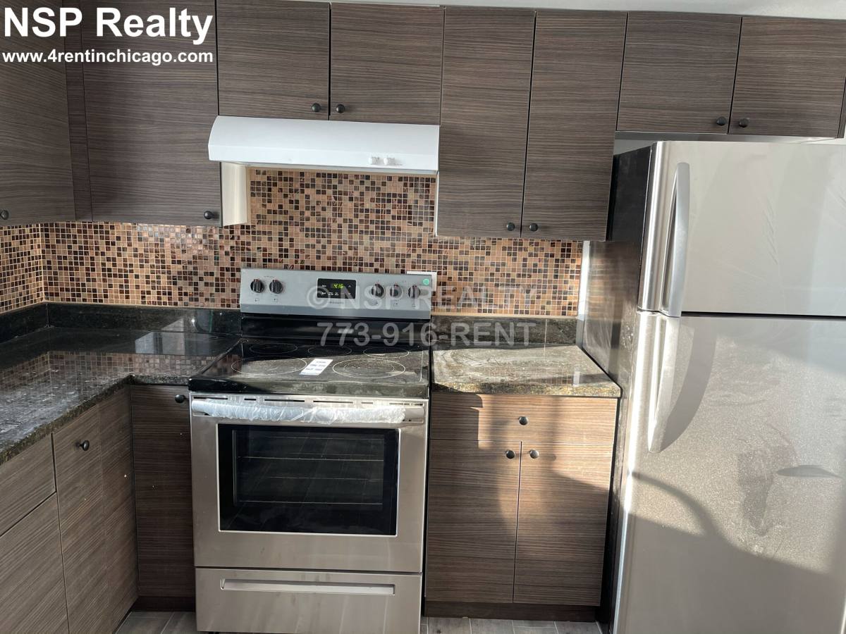 Apartment for rent at 1302 Carol St #A, Park Ridge, IL 60068